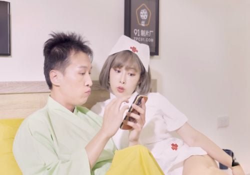 Y tá Li Nana nên phục vụ bệnh nhân tận tình để tạo cảm giác thoải mái